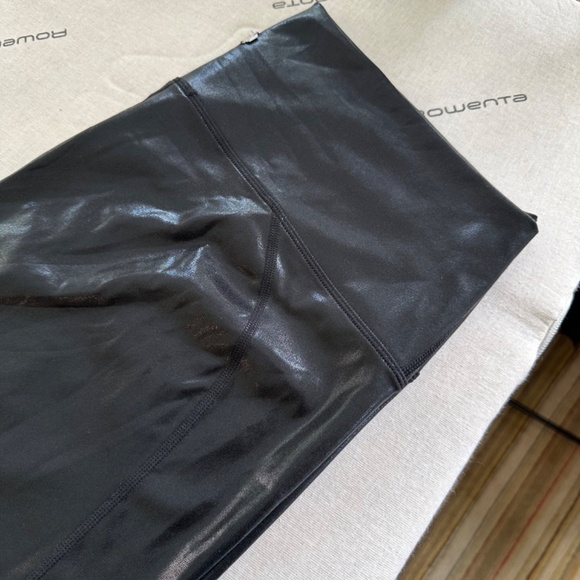 Black, shiny, sexy liquid leggings - Size L/XL - Picture 13 of 14